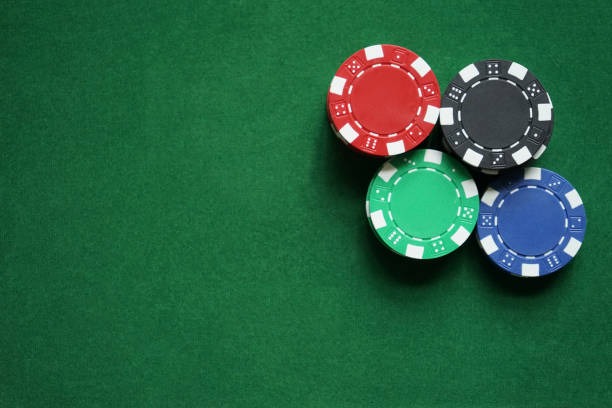 Aplikasi wheelspin tampil di layar perangkat Android, iOS, dan desktop menampilkan pasar Liga 1, live dealer, dan slot games